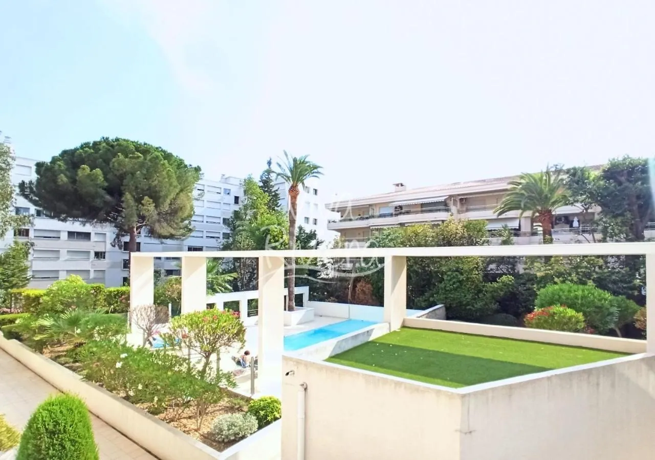 Appartement Viva Riviera -14 Avenue Isola Bella à Cannes 0*,  France
